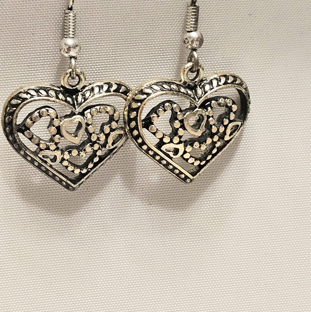 Vintage-Style Silver-Tone Filigree Heart Dangle Earrings